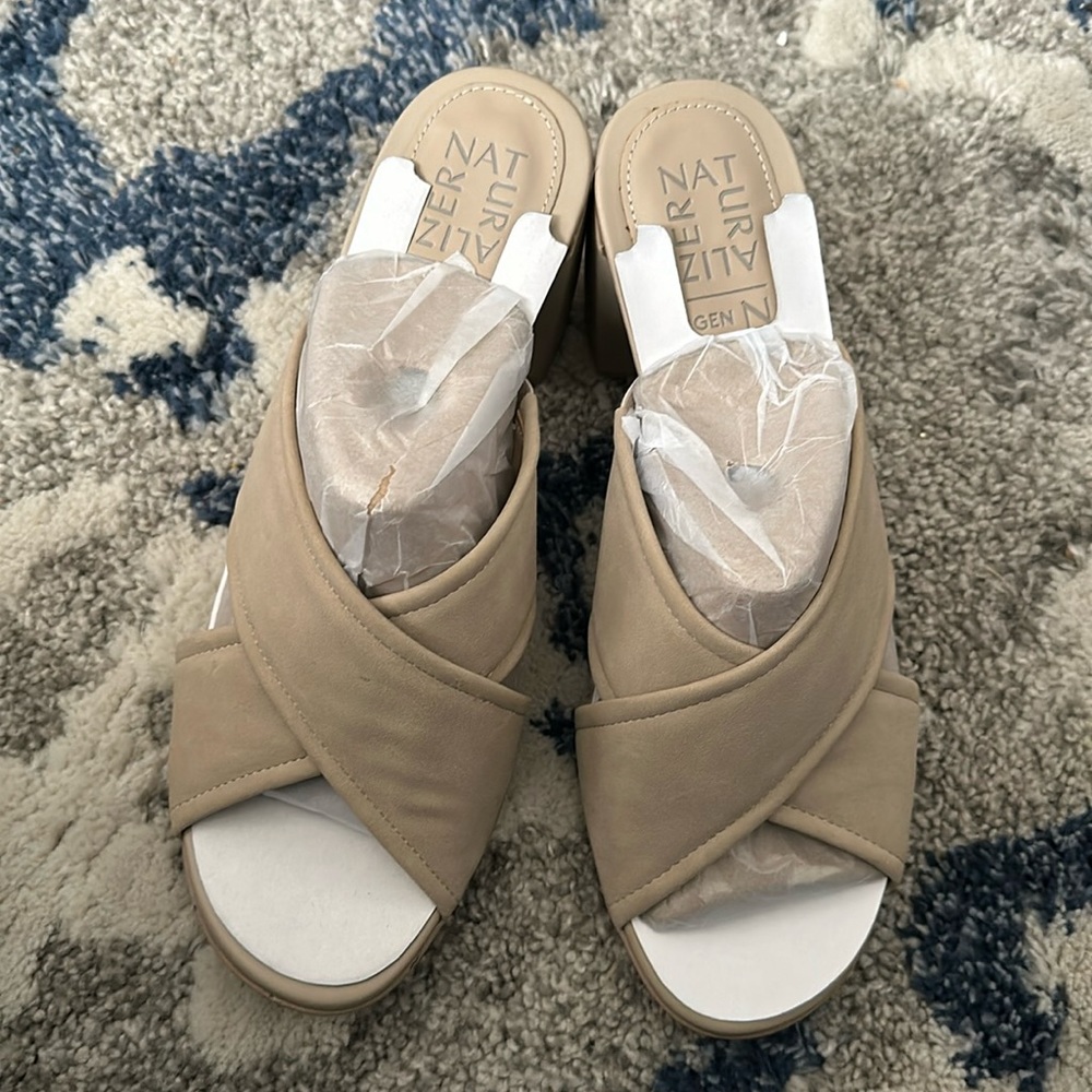 Naturalizer Women’s Sandals Size 10
